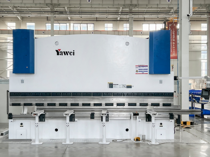  гибочный станок с ЧПУ